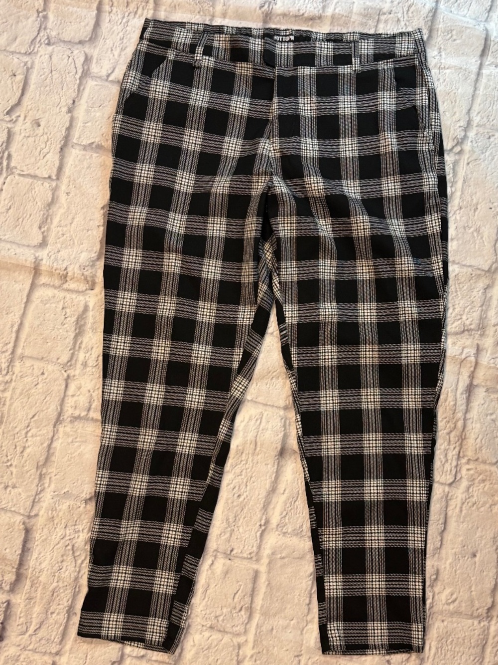 Hot Topic B/W Plaid Slacks Junior Plus 1